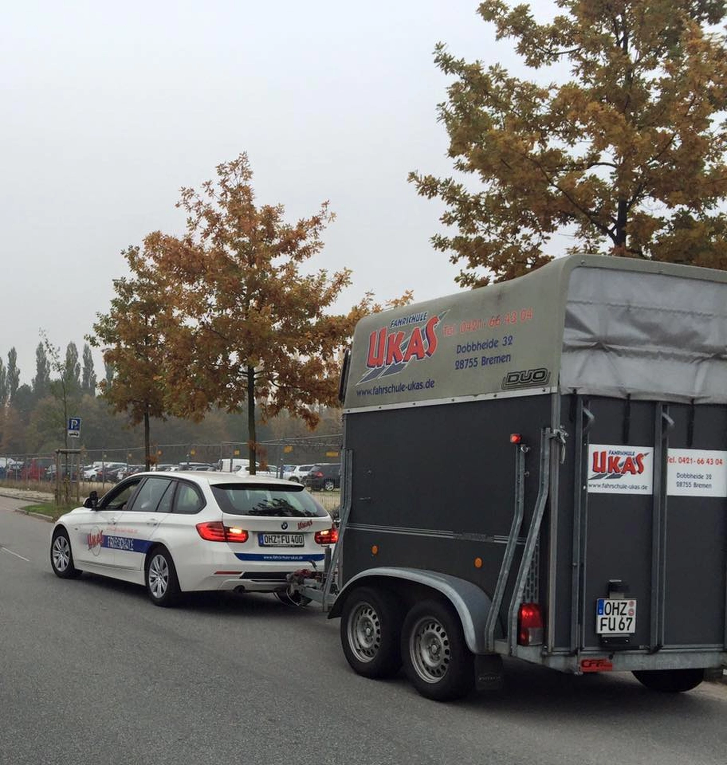 Ukas - Fahrschule - Auto